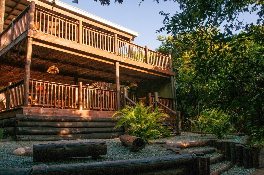 Umkhumbi Lodge Hluhluwe Esterno foto