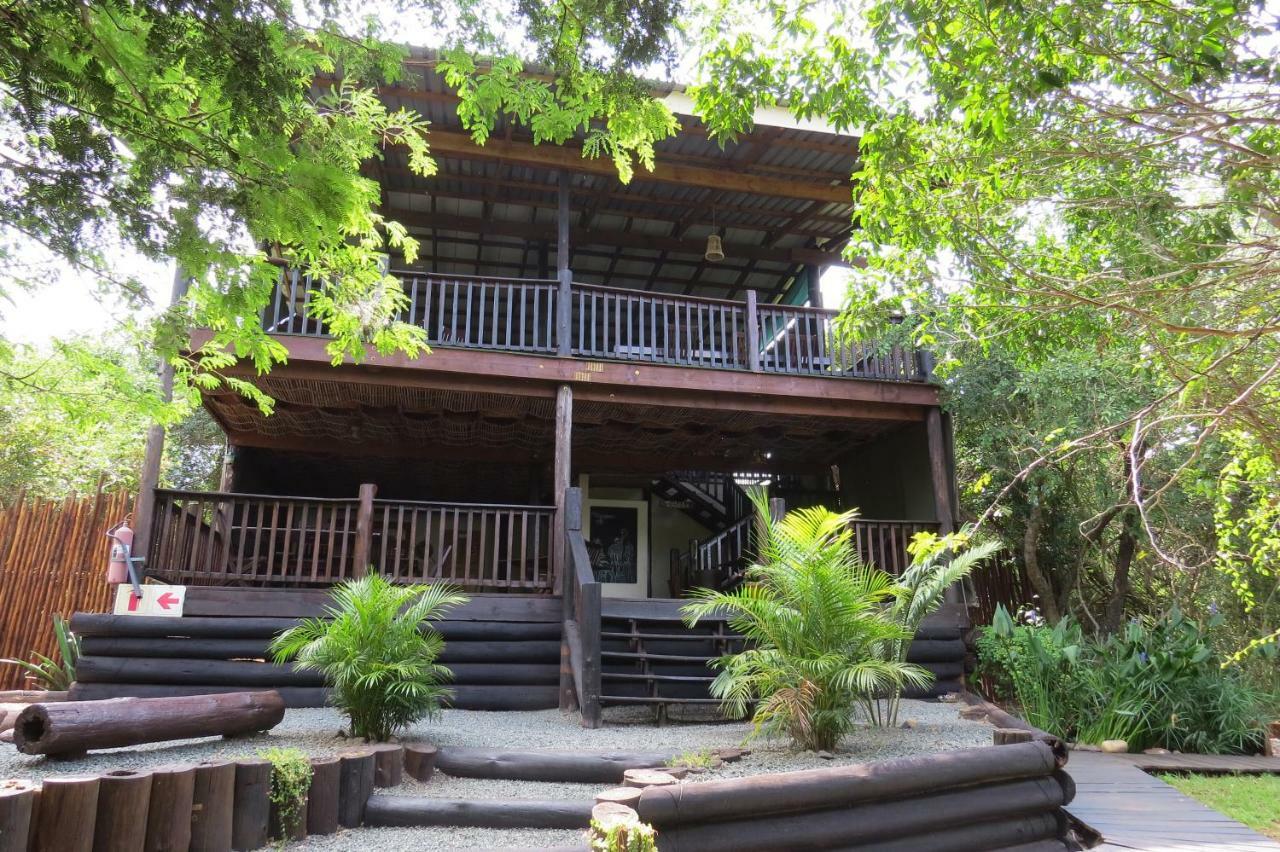 Umkhumbi Lodge Hluhluwe Esterno foto